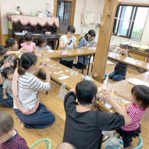 所沢市のあかね保育園のあそぼう会のアクアリウムの画像
